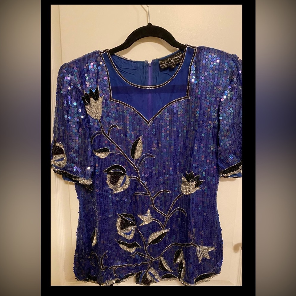 Sequin top It’s the holidays look fabulous in this top